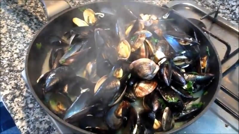 Sauté de mejillones y almejas