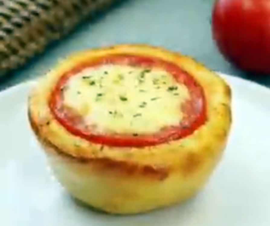 Tomates en costra con corazón de jamón y mozzarella